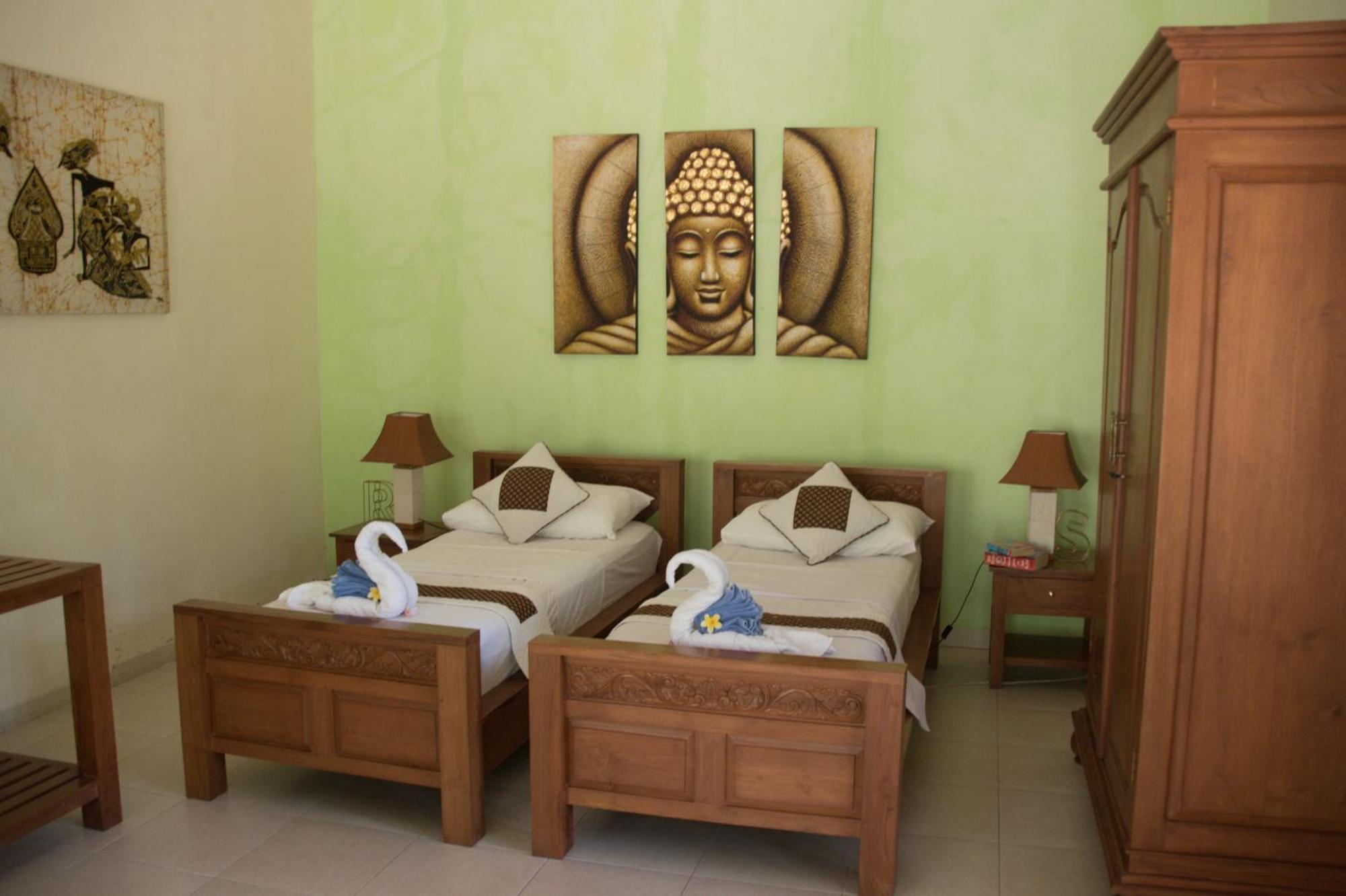 Guesthouse Rumah Senang Kalibaru Exteriör bild