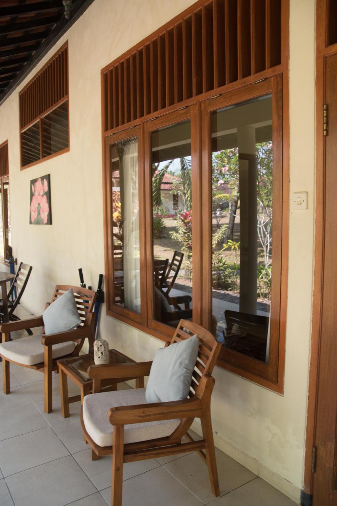 Guesthouse Rumah Senang Kalibaru Exteriör bild