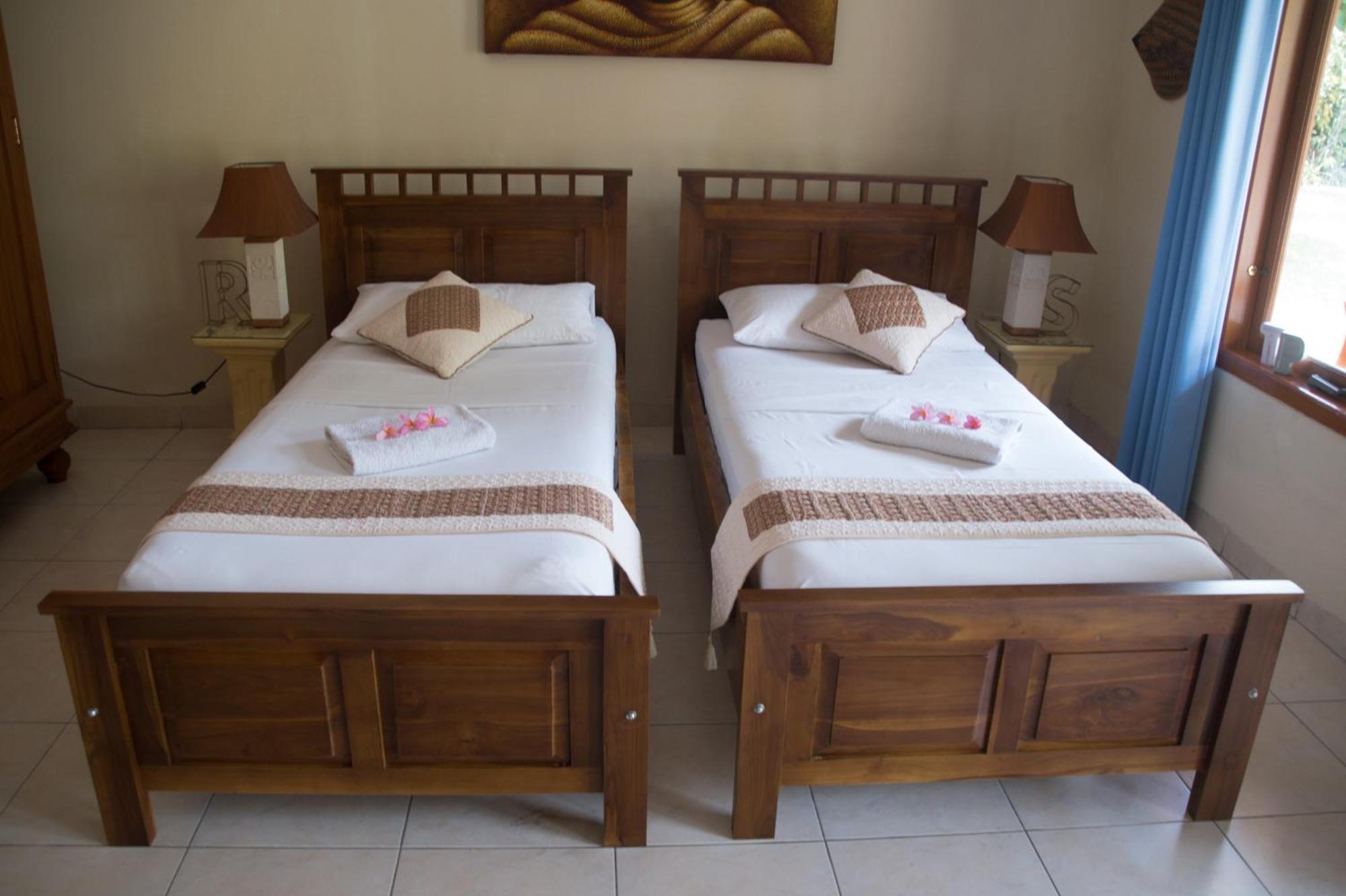 Guesthouse Rumah Senang Kalibaru Exteriör bild
