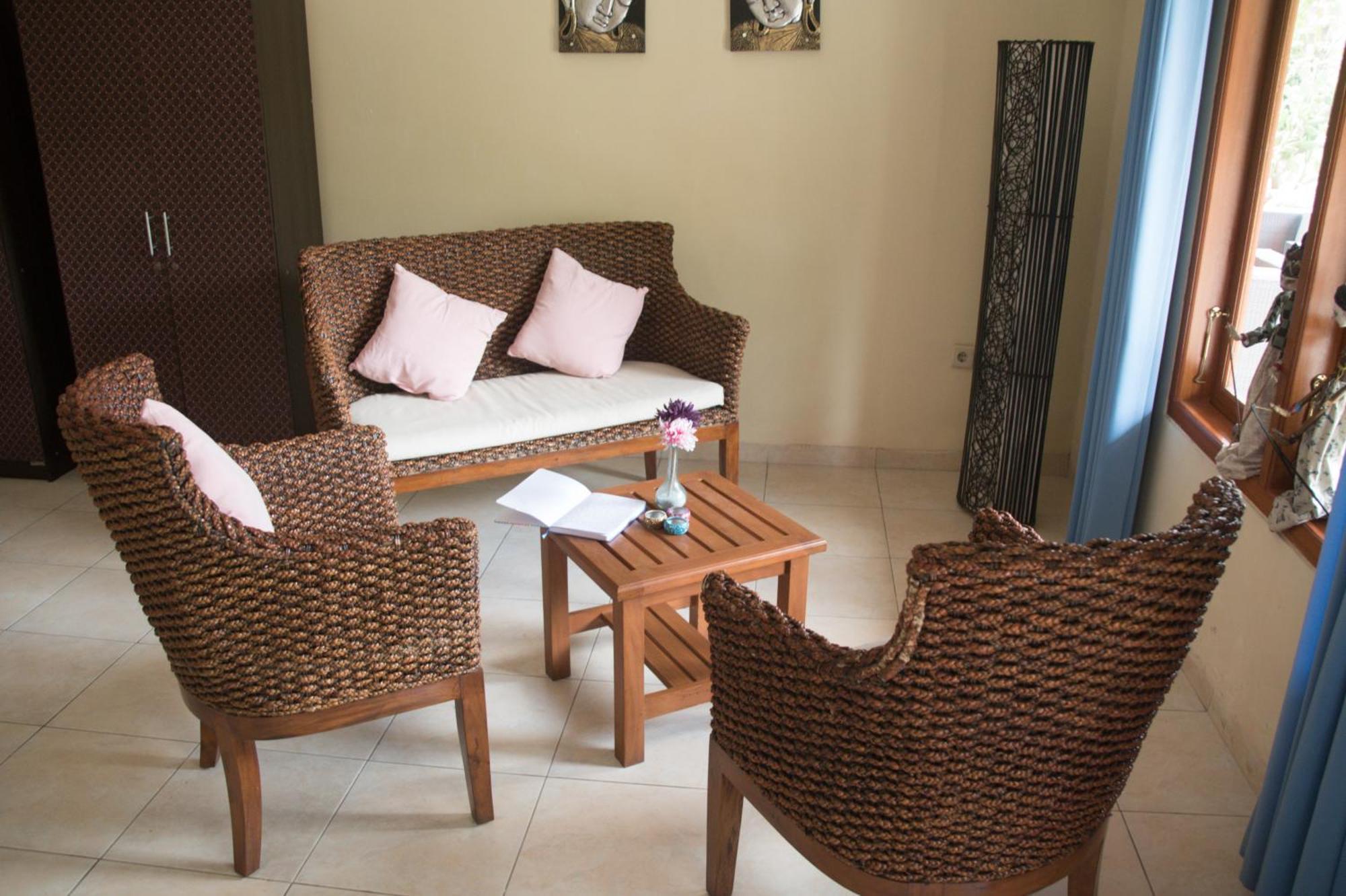 Guesthouse Rumah Senang Kalibaru Exteriör bild