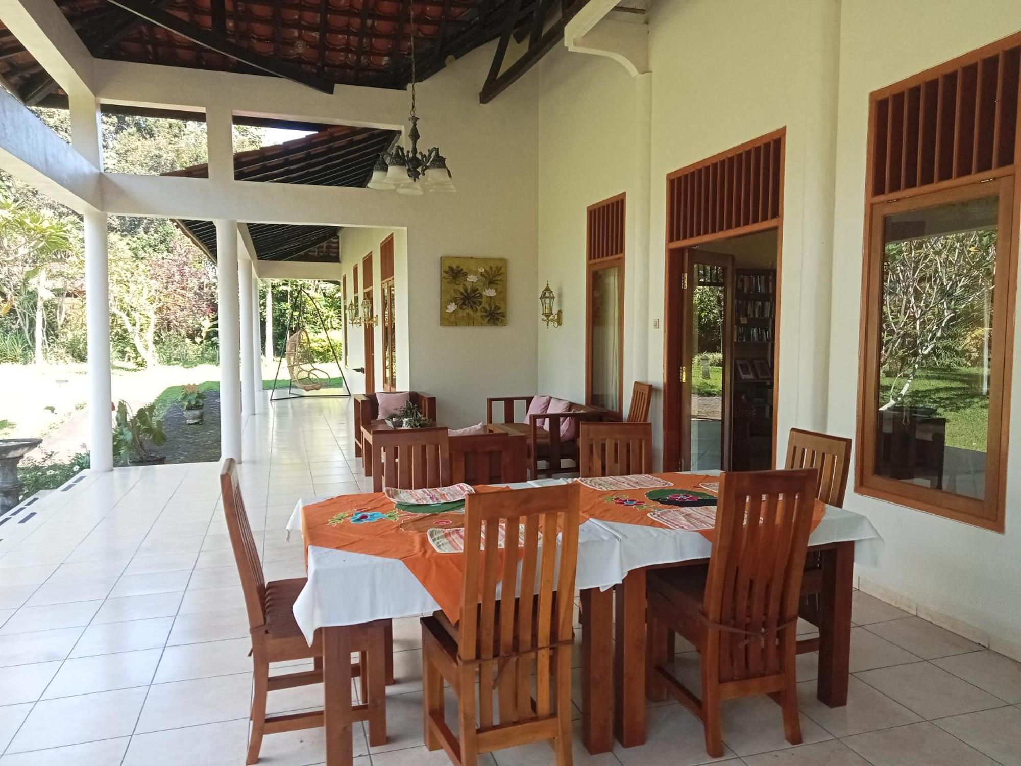 Guesthouse Rumah Senang Kalibaru Exteriör bild