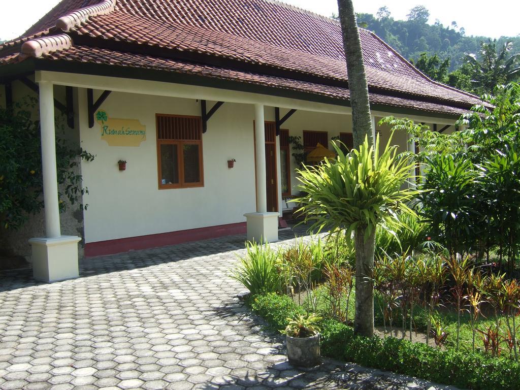 Guesthouse Rumah Senang Kalibaru Exteriör bild