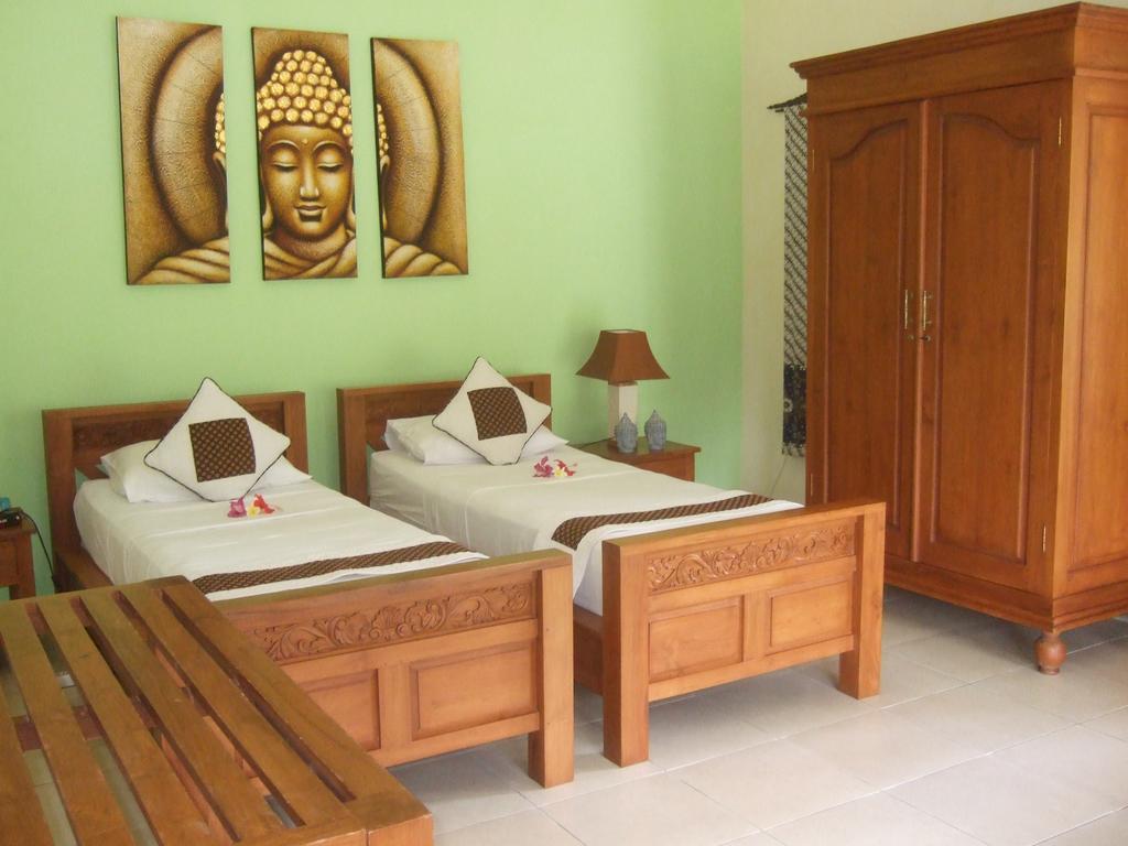 Guesthouse Rumah Senang Kalibaru Exteriör bild